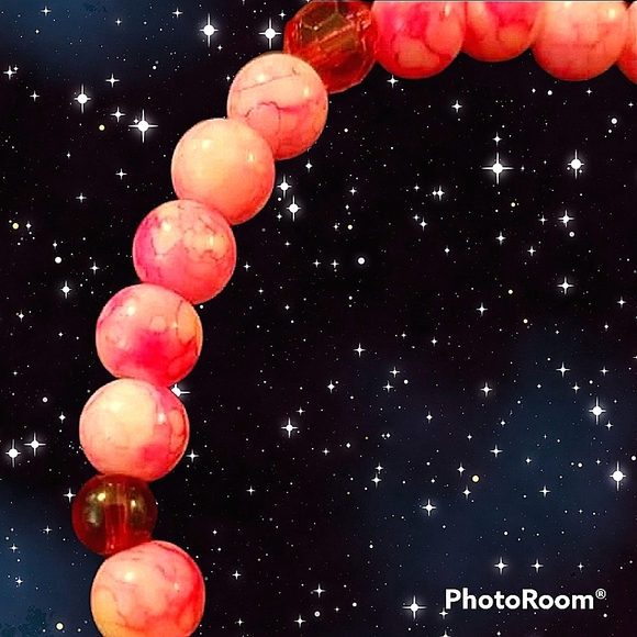 Handmade pink beaded bracelet. - Picture 3 of 3